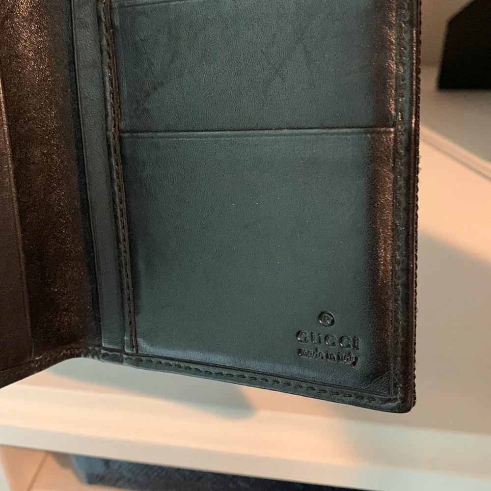 Authentic Gucci 4-slot card holder wallet - Picture 5 of 7